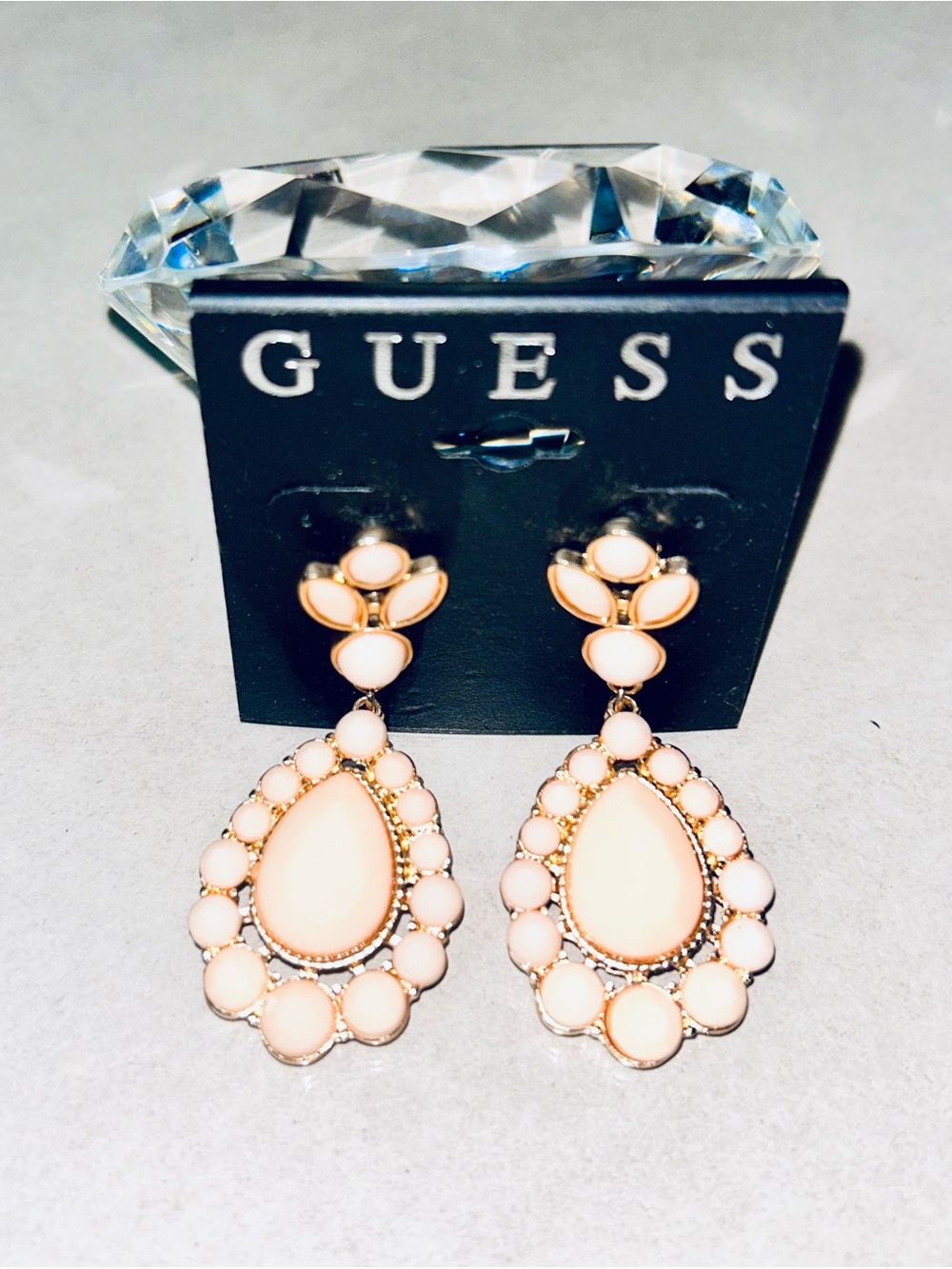 NWT GUESS Macys Peach and Gold Teardrop Dangle Earrings